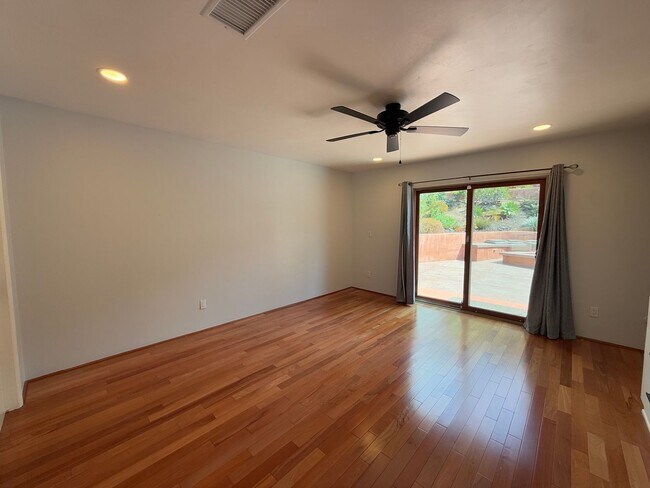 Building Photo - Charming 4BR San Diego Home with Front Dec...