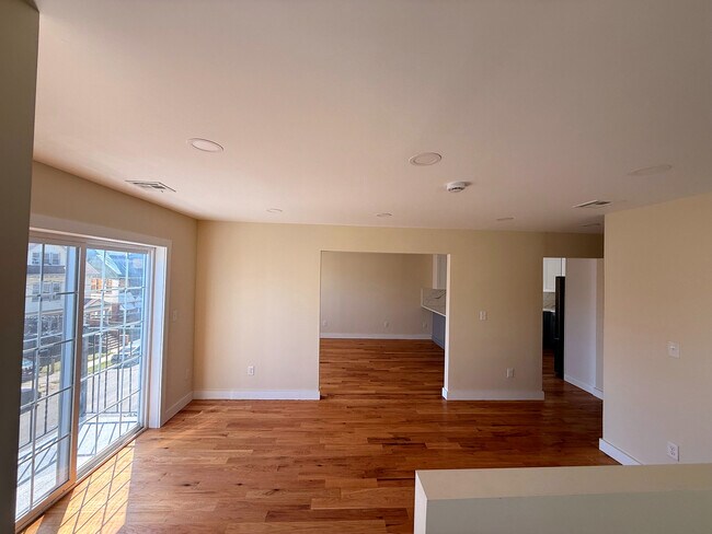 Building Photo - schley