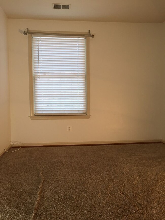 Building Photo - 10714 Kings Riding Way