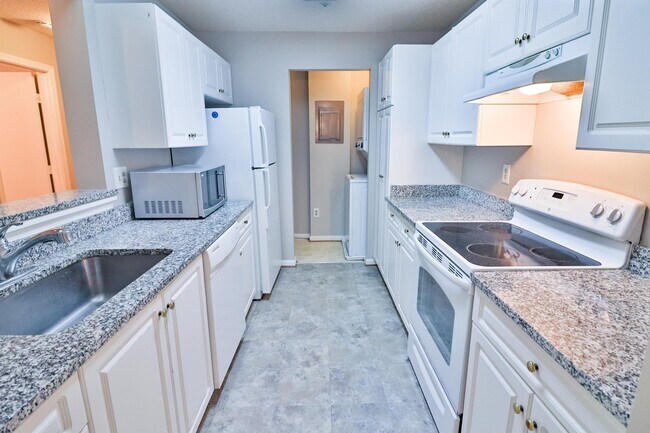 Building Photo - 12902 Churchill Ridge Cir