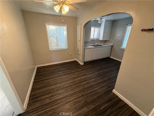 Building Photo - 8529 Oleander Ave