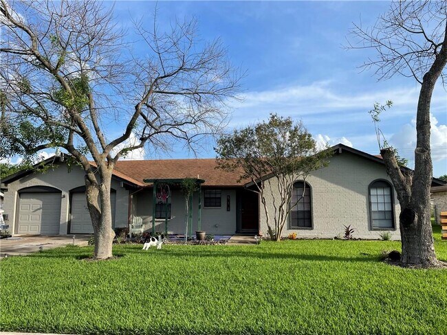 Primary Photo - 513 White Wing Way