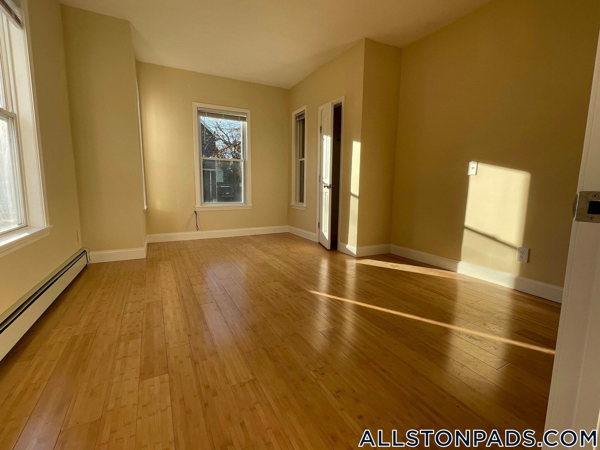 Building Photo - 34 Pratt St