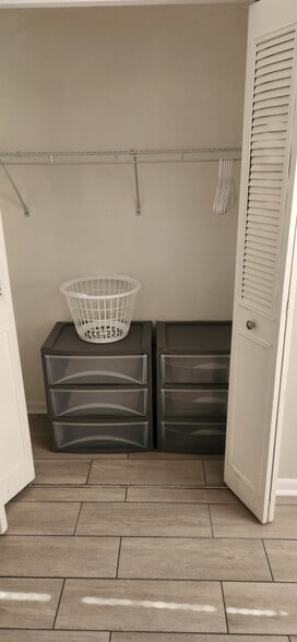 Building Photo - 10519 Wyndcliff Dr