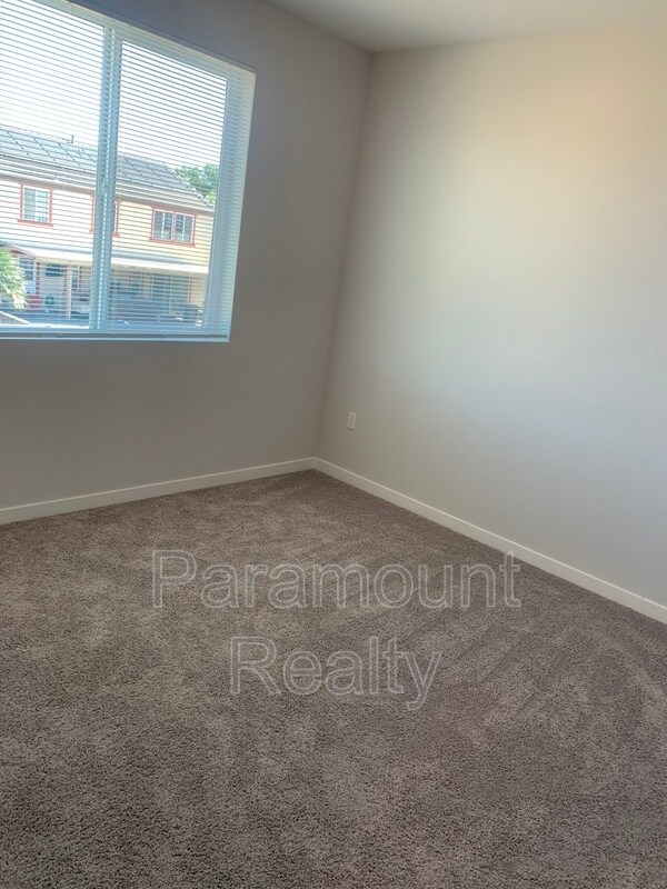 Building Photo - 886 Shearwater Rd