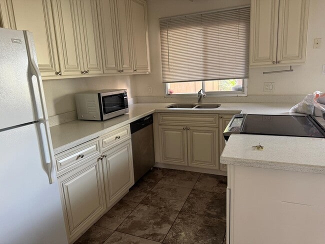 Building Photo - 8244 E Valley Vista Dr