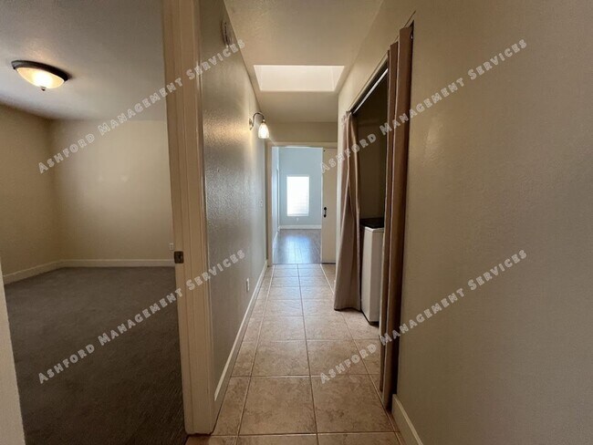 Building Photo - 16261 N 91st Dr