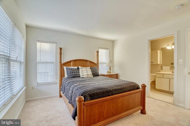 Building Photo - 3563 Sherbrooke Cir