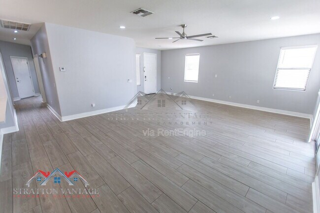 Building Photo - 3068 E Ravenswood Dr