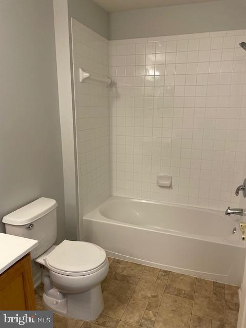 Building Photo - 8 Swan Ct