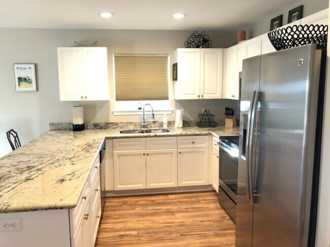 Building Photo - 124 Plantation Cir