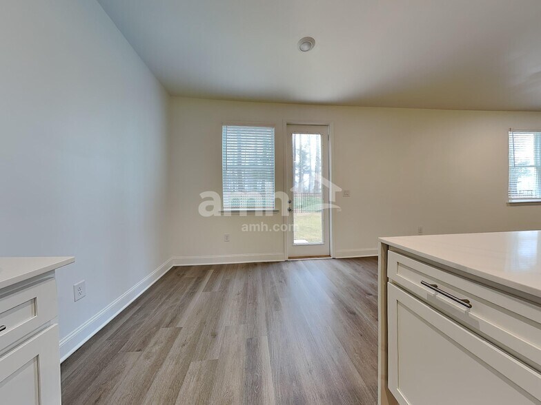 Building Photo - 1529 Aquamarine Dr