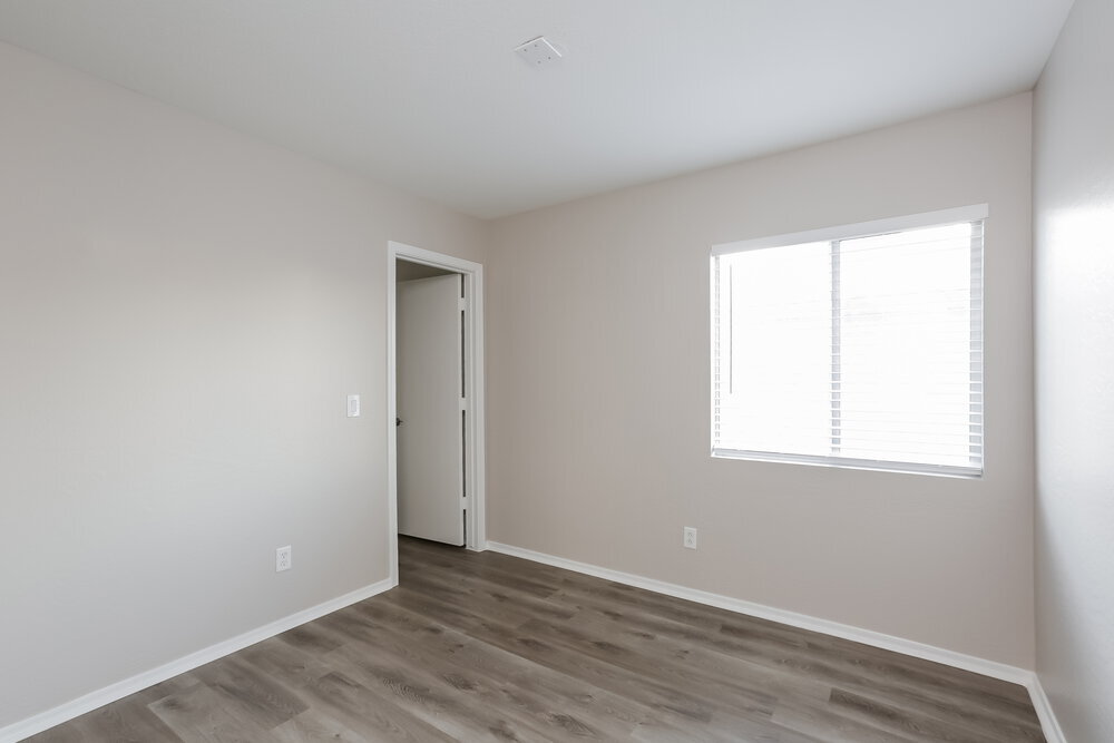 Building Photo - 11845 W Lupine Ave
