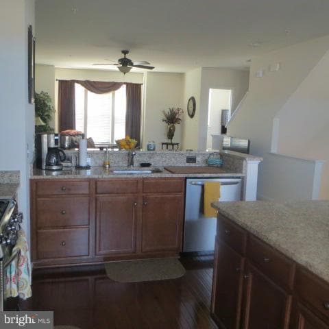 Building Photo - 43830 Royal Fern Ln