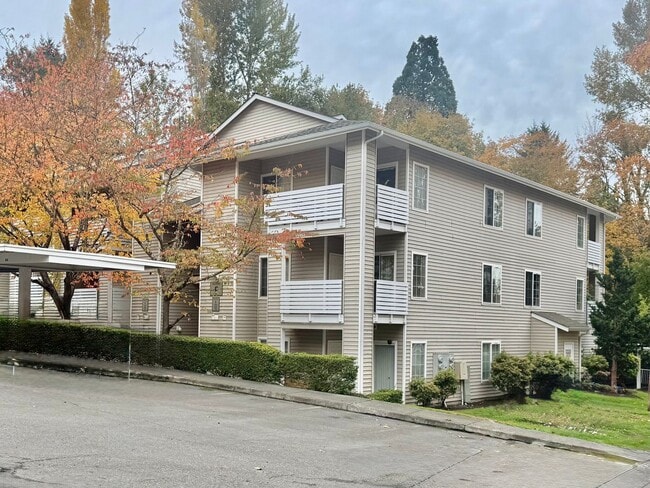 Building Photo - Bokara By The Lake Condo - Renton