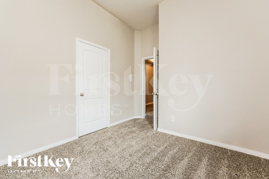 Building Photo - 1664 Rd 5102