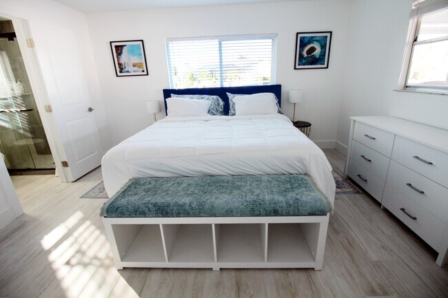 Building Photo - 217 3rd St