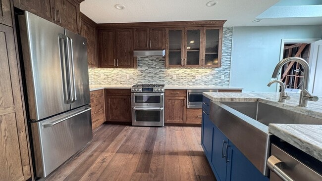Building Photo - Upgraded 2 bedroom with bonus room