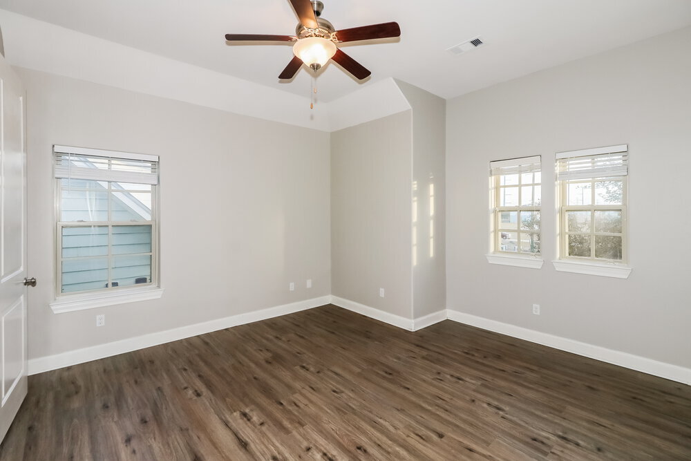 Building Photo - 8724 Kempwood Dr