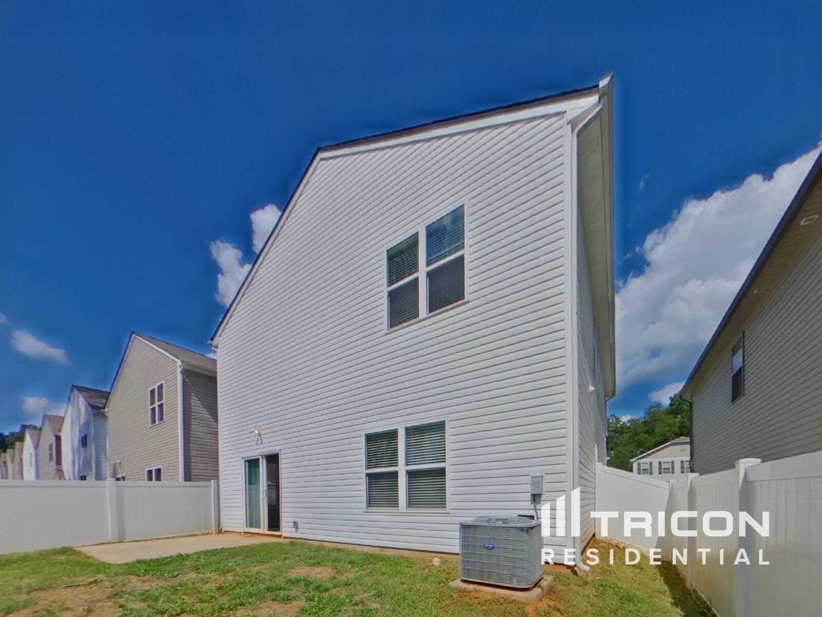 Building Photo - 200 Spring Knoll Dr