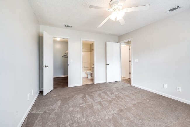 Building Photo - 118 Laurelwood Dr