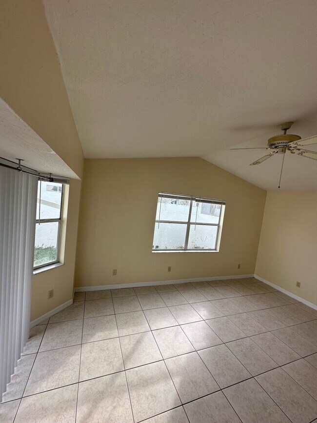Building Photo - 2BD / 2BA SUNTREE VILLA HOME