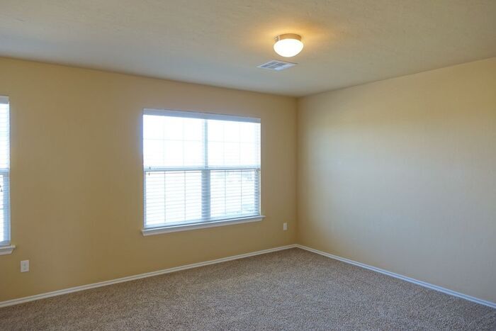 Building Photo - 7305 Prairie Twyne Dr