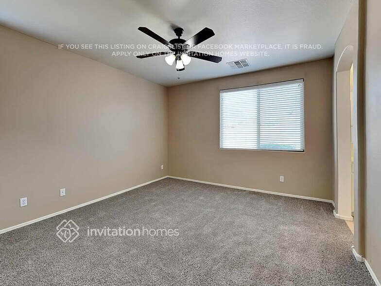 Building Photo - 4962 E Longhorn St