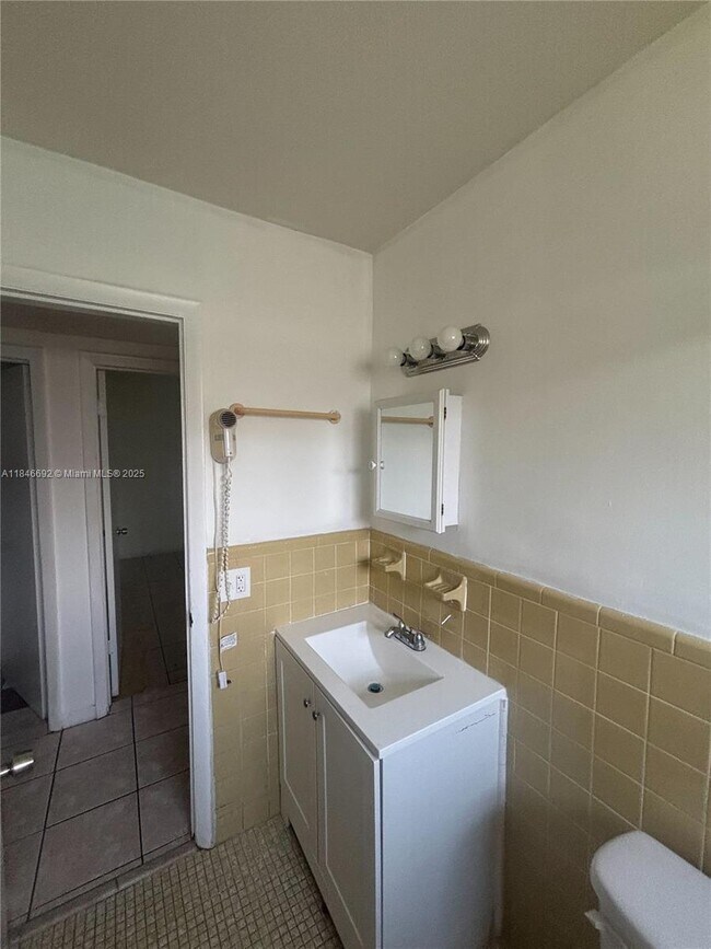 Building Photo - 15813 NW 38th Pl