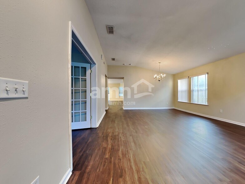 Building Photo - 11374 Brian Lakes Dr