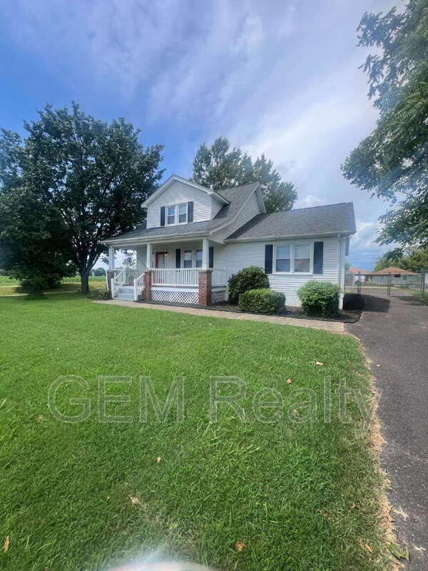 Building Photo - 349 White Oak Rd
