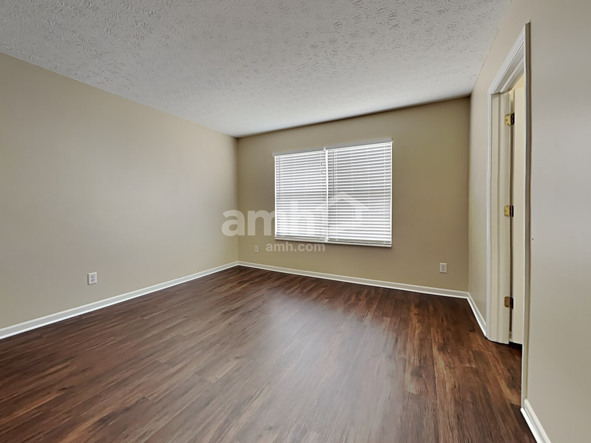 Building Photo - 3455 Lakebrook Ct