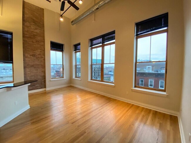 Building Photo - 338 Grove St
