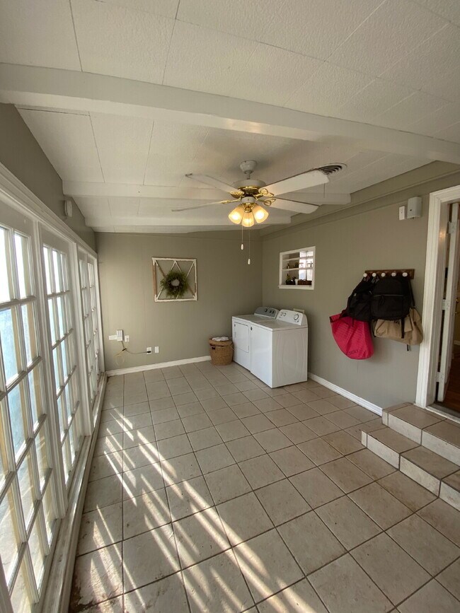 Building Photo - Pre-leasing June 1st! Tech Terrace!