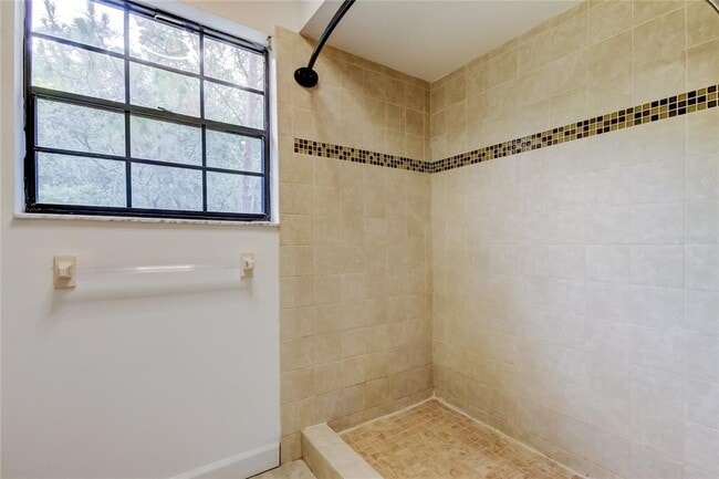Building Photo - 4139 Brentwood Park Cir