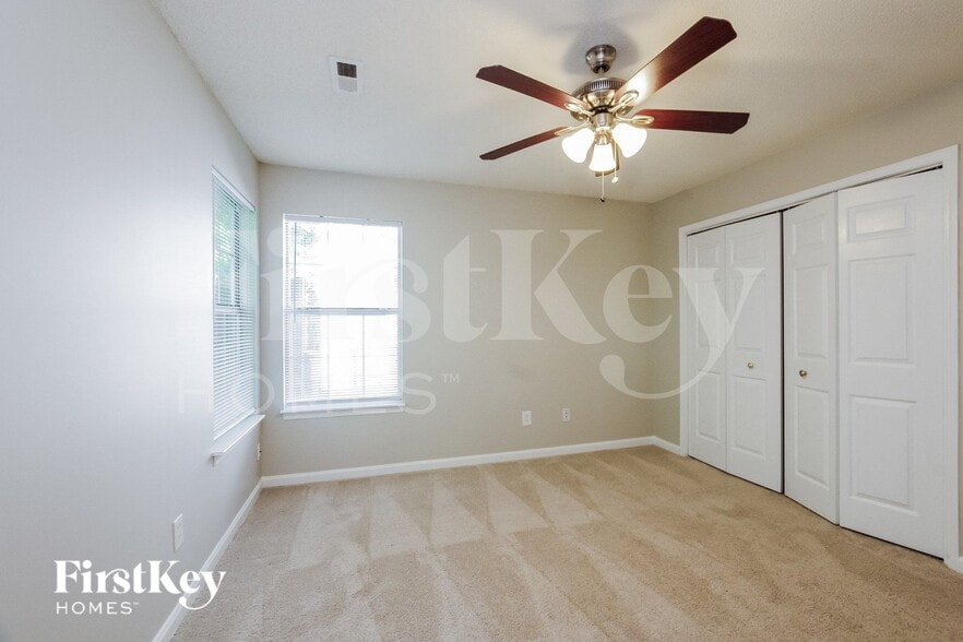 Building Photo - 812 Silver Ct