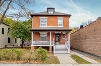 Building Photo - 319 Chicago Ave
