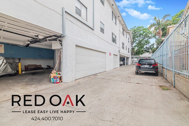 Building Photo - 4505 Santa Rosalia Dr