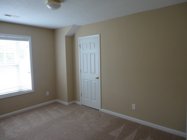 Building Photo - 4205 Clovelly Dr