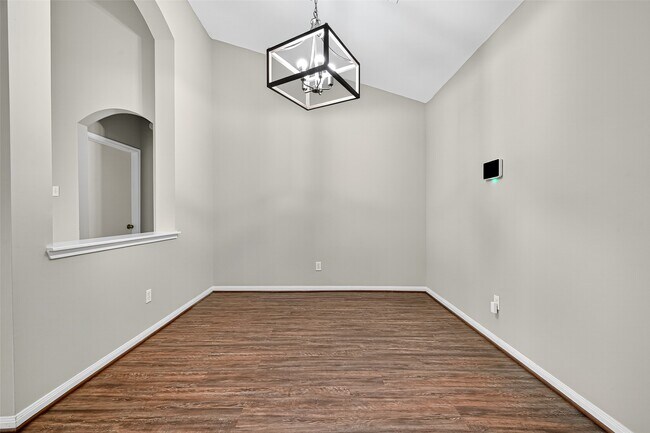 Building Photo - 17162 Summer Hollow Dr