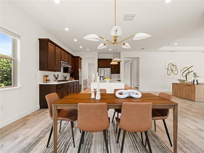 Building Photo - 10414 Royal Cypress Way