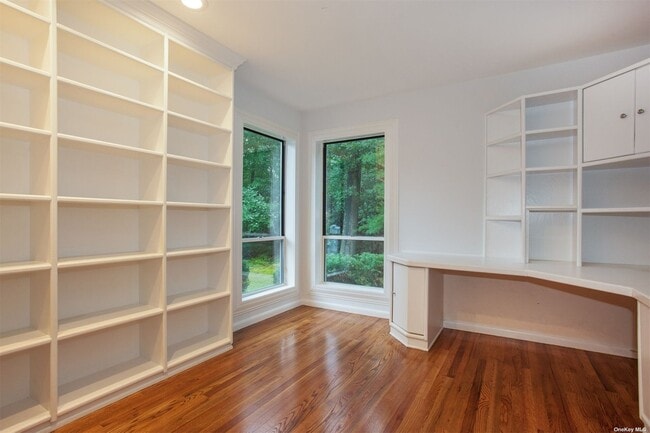 Building Photo - 12 N Ridge Rd