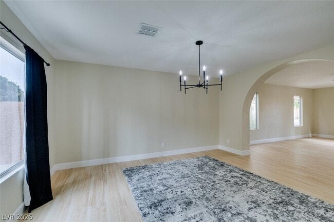 Building Photo - 821 Long Branch Dr