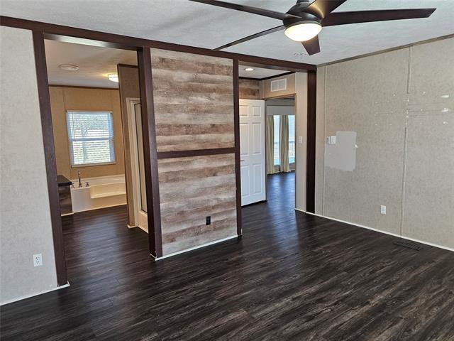 Building Photo - 3434 Laguna Dr