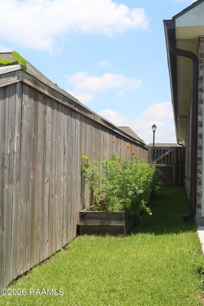 Building Photo - 10966 Denali Ave
