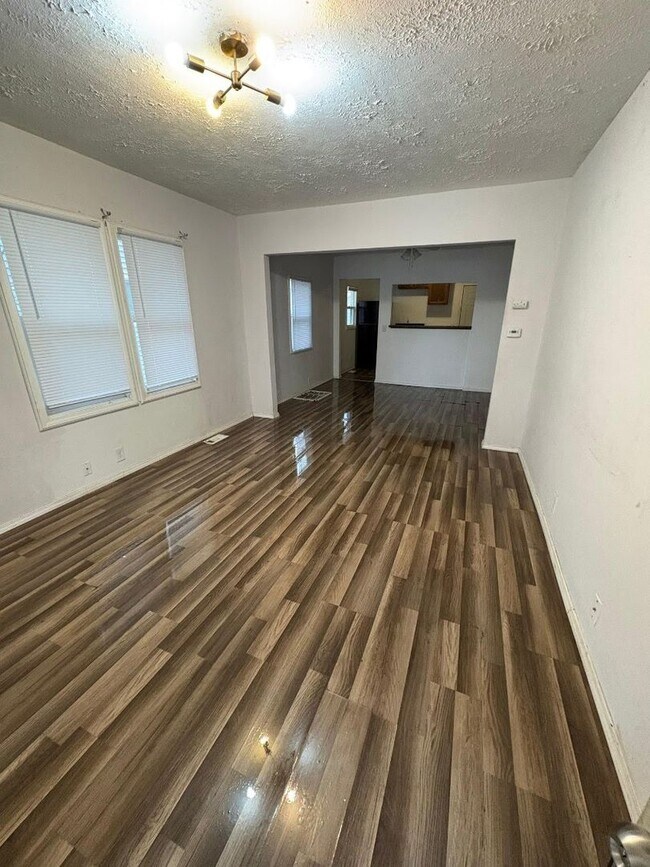 Building Photo - ** Move in Special ** 2-Bedroom, 1-Bathroom Home with Basement – $1,075/Month