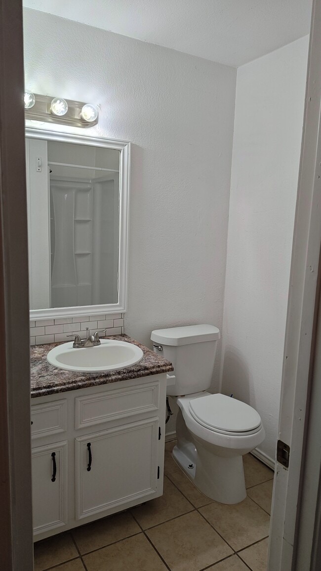 Building Photo - 1003 N 4th St