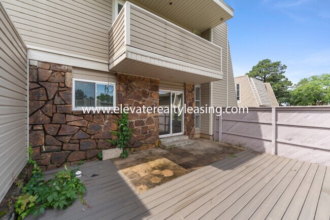 Building Photo - 7371 S Yale Ave
