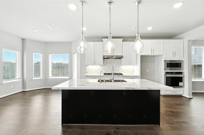 Building Photo - 1610 Rosedale Dr