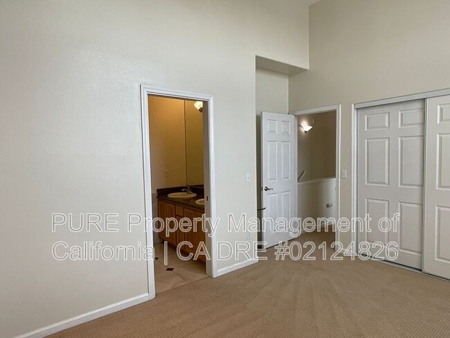Building Photo - 950 Campoy St